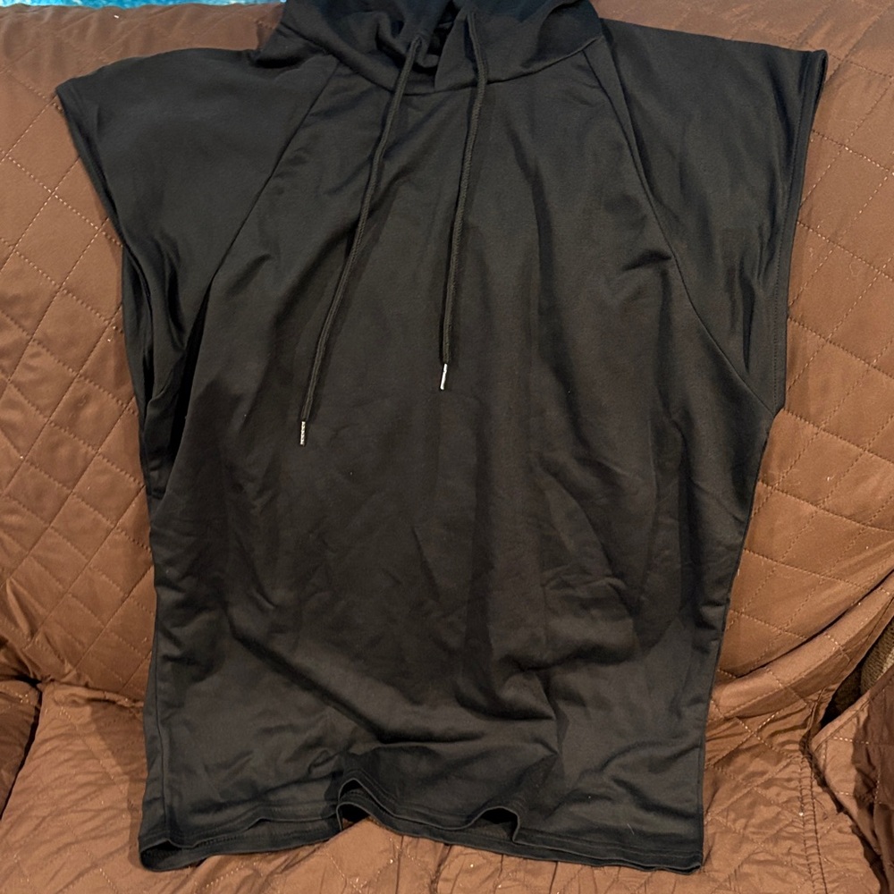 Black Sleeveless Hoodie-M